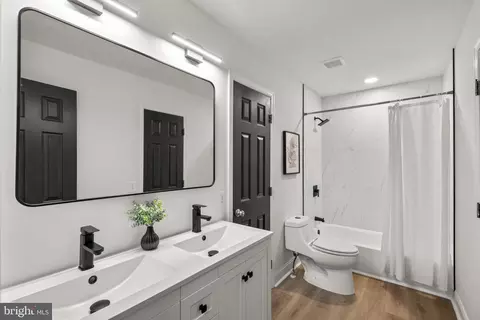 Bath - 8601 Willow Run Rd, Windsor Mill, MD 21244 photo 7 of 8
