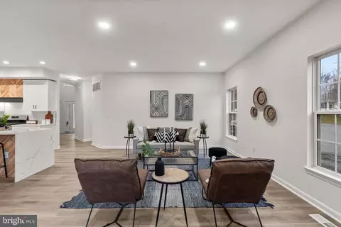 Living - 8601 Willow Run Rd, Windsor Mill, MD 21244 photo 3 of 11