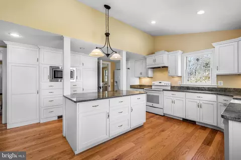 Kitchen - 3229 Mount Zion Rd, Upperco, MD 21155 photo 2 of 4