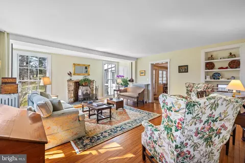 Living - 3229 Mount Zion Rd, Upperco, MD 21155 photo 3 of 8