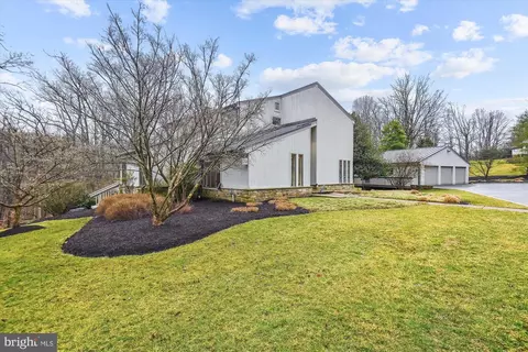 19 Brook Farm Ct, Cockeysville, MD 21030