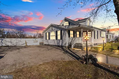 309 Old North Point Rd, Baltimore, MD 21224