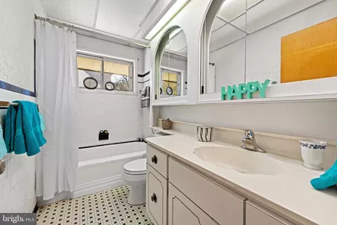 Bath - 6732 Glenkirk Rd, Baltimore, MD 21239 photo 1 of 1