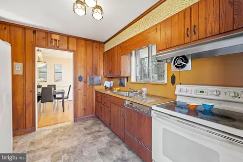 Kitchen - 6732 Glenkirk Rd, Baltimore, MD 21239 photo 2 of 3