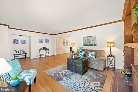 Living - 6732 Glenkirk Rd, Baltimore, MD 21239 photo 3 of 6