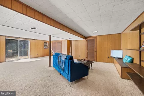 Living - 6732 Glenkirk Rd, Baltimore, MD 21239 photo 5 of 6