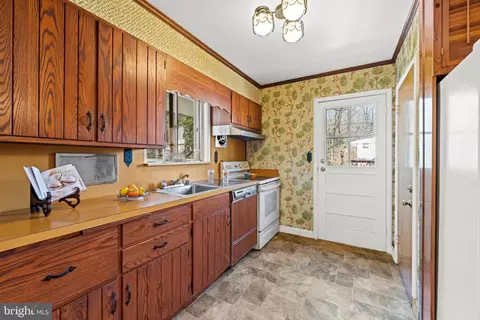Kitchen - 6732 Glenkirk Rd, Baltimore, MD 21239 photo 1 of 3