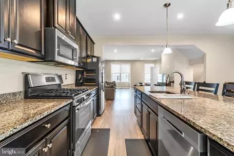 1833 Wind Gate Rd, Halethorpe, MD 21227 photo 9