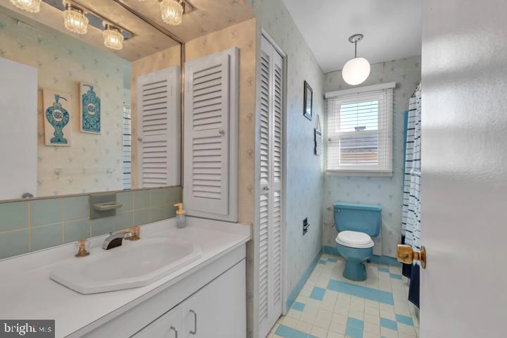 Bath - 3306 Lauri Rd, Windsor Mill, MD 21244 photo 2 of 3