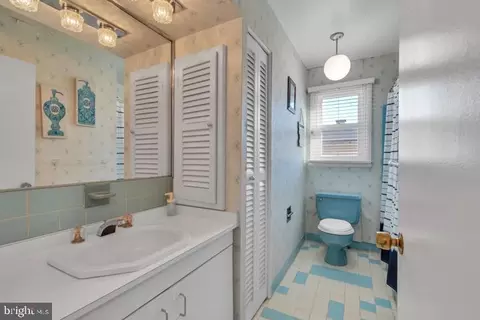 Bath - 3306 Lauri Rd, Windsor Mill, MD 21244 photo 2 of 3