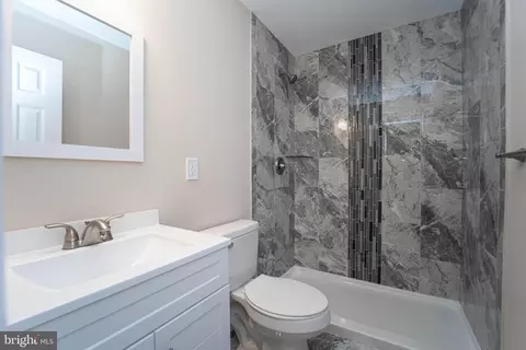 Bath - 1702 Park Ave, Halethorpe, MD 21227 photo 3 of 6
