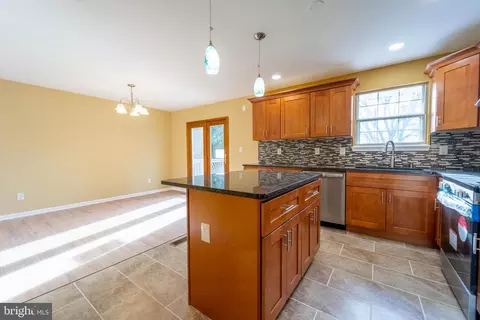 Kitchen - 1702 Park Ave, Halethorpe, MD 21227 photo 4 of 5