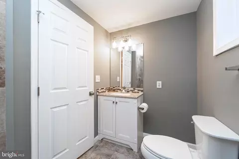 Bath - 1702 Park Ave, Halethorpe, MD 21227 photo 6 of 6