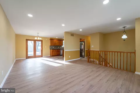 Living - 1702 Park Ave, Halethorpe, MD 21227 photo 2 of 3