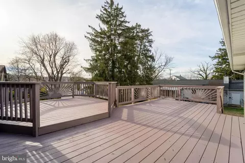 Exterior - 1702 Park Ave, Halethorpe, MD 21227 photo 8 of 9