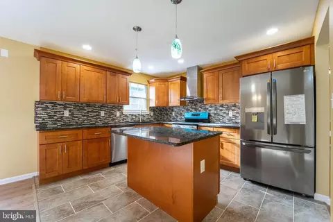 Kitchen - 1702 Park Ave, Halethorpe, MD 21227 photo 3 of 5
