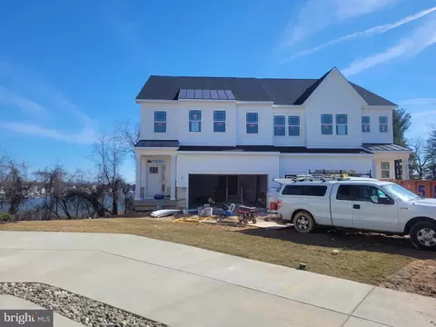 1919 Waters Landing Dr, Essex, MD 21221