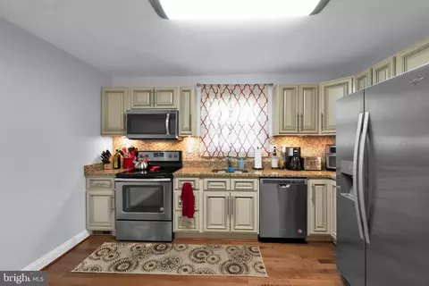 Kitchen - 1004 Hillpine Rd, Middle River, MD 21220 photo 2 of 4