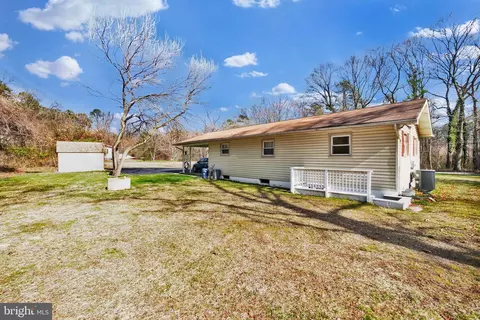 Exterior - 1004 Hillpine Rd, Middle River, MD 21220 photo 7 of 9