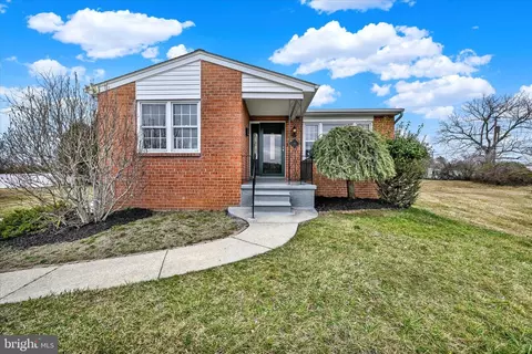 10 Leafydale Ct, Pikesville, MD 21208