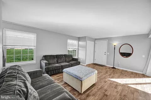 48 Ewing Dr #D, Reisterstown, MD 21136
