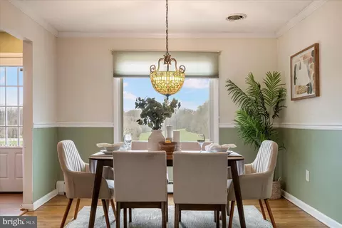 Dining - 13801 Baldwin Mill Rd, Baldwin, MD 21013 photo 4 of 5