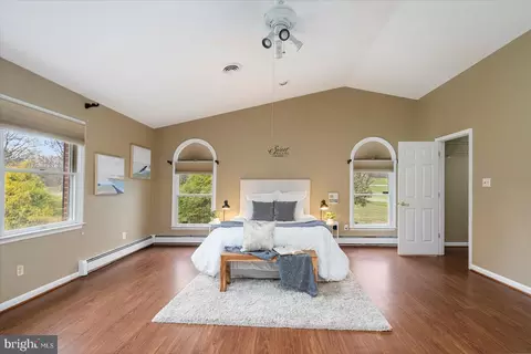Bedroom - 13801 Baldwin Mill Rd, Baldwin, MD 21013 photo 4 of 11