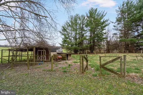 Exterior - 13801 Baldwin Mill Rd, Baldwin, MD 21013 photo 10 of 12