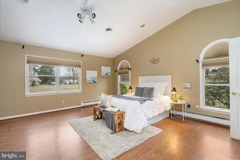 Bedroom - 13801 Baldwin Mill Rd, Baldwin, MD 21013 photo 5 of 11
