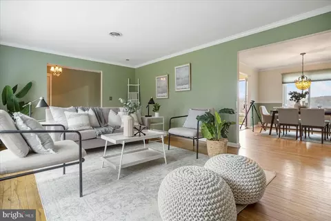 Living - 13801 Baldwin Mill Rd, Baldwin, MD 21013 photo 3 of 7