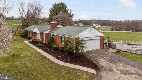 Exterior - 13801 Baldwin Mill Rd, Baldwin, MD 21013 photo 3 of 12