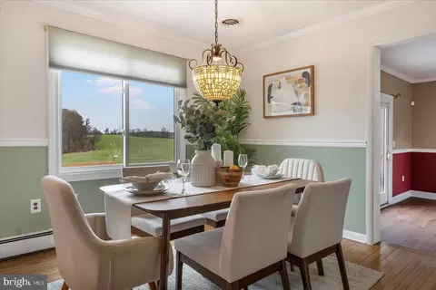 Dining - 13801 Baldwin Mill Rd, Baldwin, MD 21013 photo 2 of 5