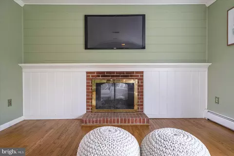 Living - 13801 Baldwin Mill Rd, Baldwin, MD 21013 photo 4 of 7