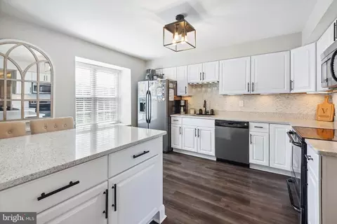 38 Blondell Ct, Lutherville Timonium, MD 21093
