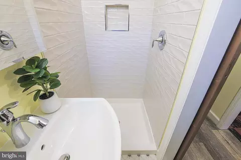 Bath - 111 Stanmore Rd, Baltimore, MD 21212 photo 3 of 4