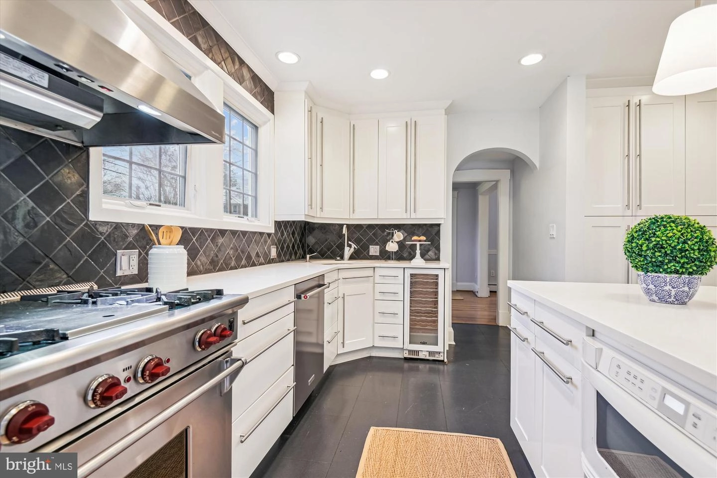 Kitchen - 6416 Pinehurst Rd, Baltimore, MD 21212 photo 3 of 6