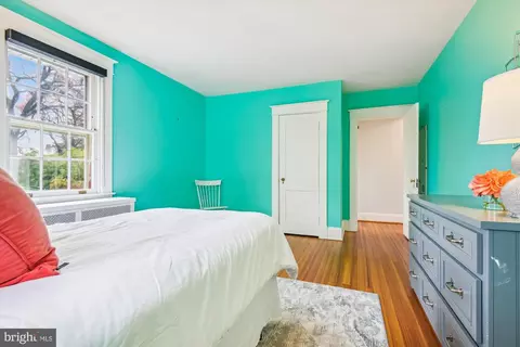 Bedroom - 6416 Pinehurst Rd, Baltimore, MD 21212 photo 6 of 11