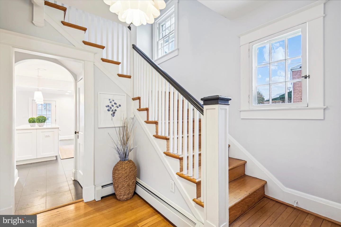 Entry Way - 6416 Pinehurst Rd, Baltimore, MD 21212 photo 1 of 3