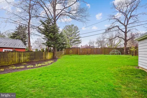 Exterior - 6416 Pinehurst Rd, Baltimore, MD 21212 photo 15 of 32