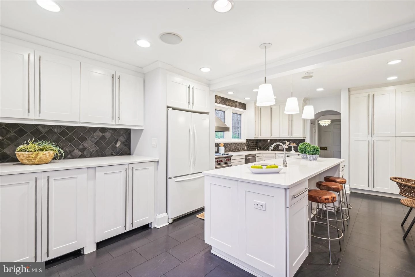 Kitchen - 6416 Pinehurst Rd, Baltimore, MD 21212 photo 4 of 6
