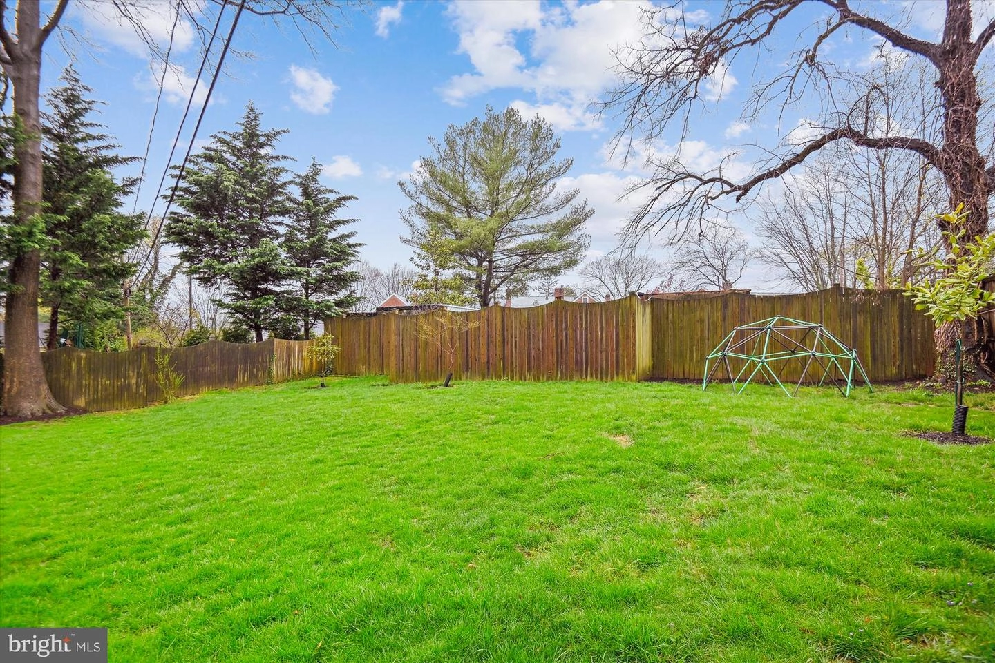 Exterior - 6416 Pinehurst Rd, Baltimore, MD 21212 photo 14 of 32