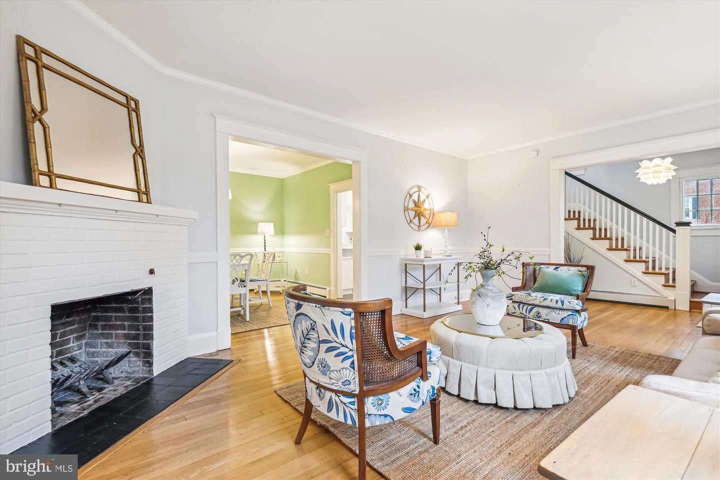 Living - 6416 Pinehurst Rd, Baltimore, MD 21212 photo 4 of 8