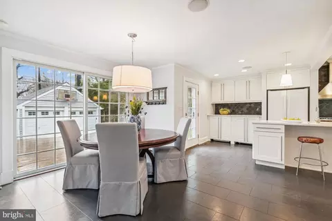 Dining - 6416 Pinehurst Rd, Baltimore, MD 21212 photo 2 of 7