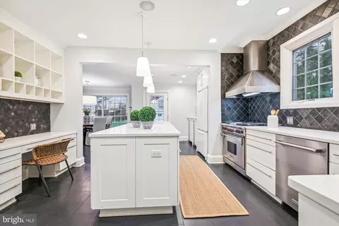 Kitchen - 6416 Pinehurst Rd, Baltimore, MD 21212 photo 5 of 6