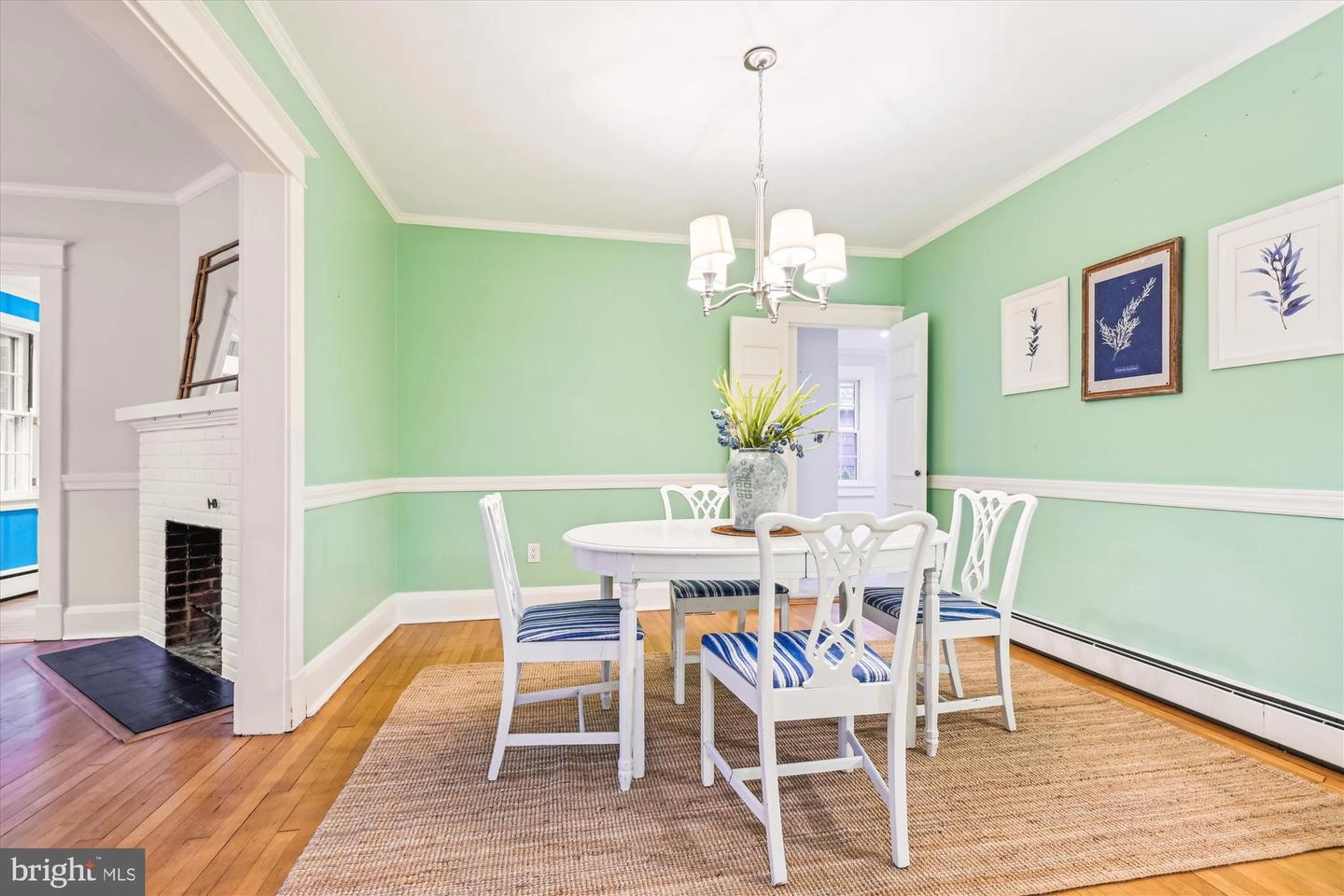 Dining - 6416 Pinehurst Rd, Baltimore, MD 21212 photo 5 of 7