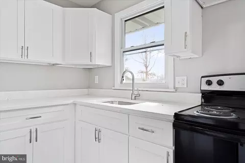 Kitchen - 11211 Baker Ave, White Marsh, MD 21162 photo 2 of 5