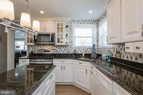 2 Beach Dr, Dundalk, MD 21222 photo 9