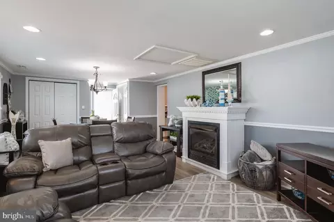2 Beach Dr, Dundalk, MD 21222 photo 19