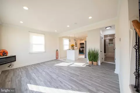 Entry Way - 5420 Radecke Ave, Baltimore, MD 21206 photo 2 of 7