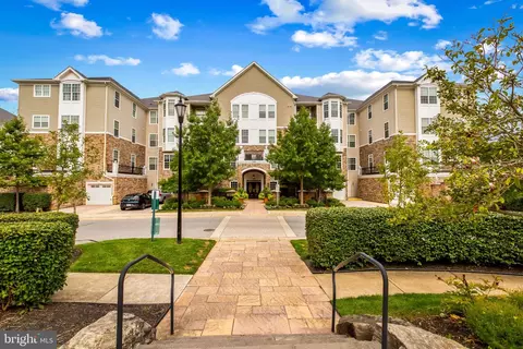 7400 Travertine Dr #204, Baltimore, MD 21209